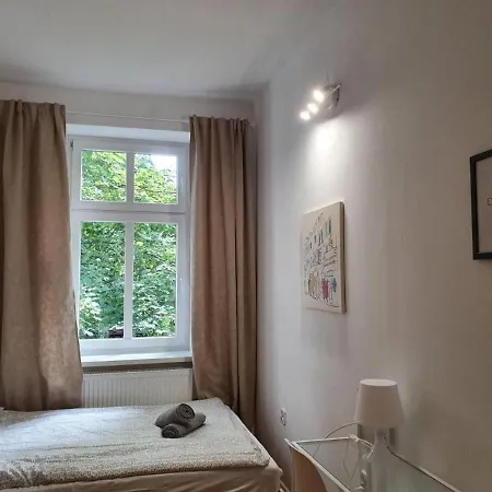 Pokoje 10 Min Pieszo Do Centrum Privat bolig